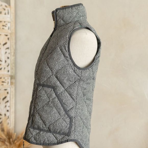 J. Crew Factory Herringbone Printed Quilted Down Puffer Vest Women’s Sz XS - Picture 8 of 10